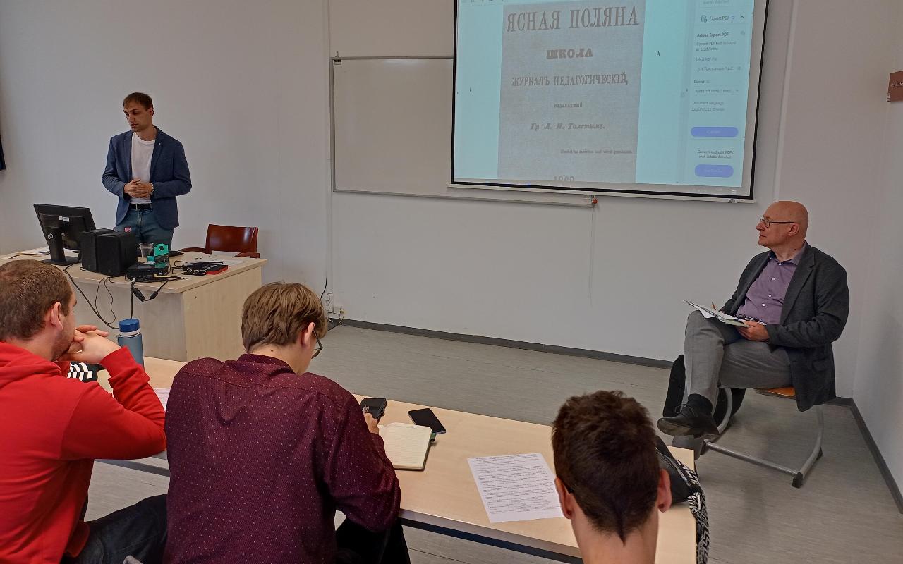 Доцент НГПУ подготовил роспись содержания журналов «Заря» и «Всемирный труд» в рамках проекта Российского научного фонда 